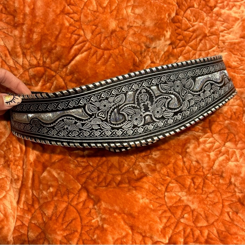 EUC Linea Pelle Silver Embroidered Leather Belt